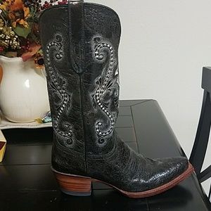 Size 7 boots, black distressed